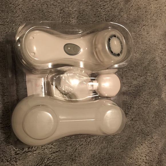Clarisonic - Picture 3 of 3